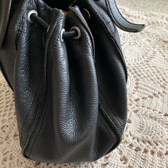 Kenneth Cole drawstring bag - Picture 5 of 16